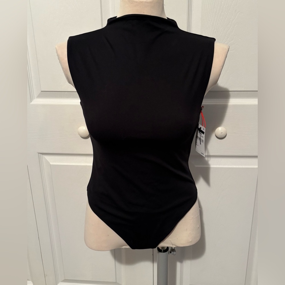 Elegant Black Sleeveless Bodysuit